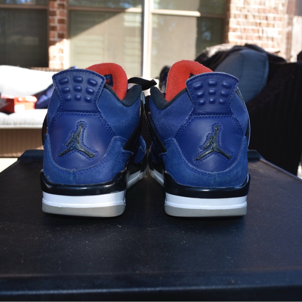 Jordan Men's Navy and Red Sneakers